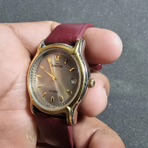Vintage Time America Ladies Quartz Watch Silver/gold Tone Date Just Working show - Picture 6 of 9